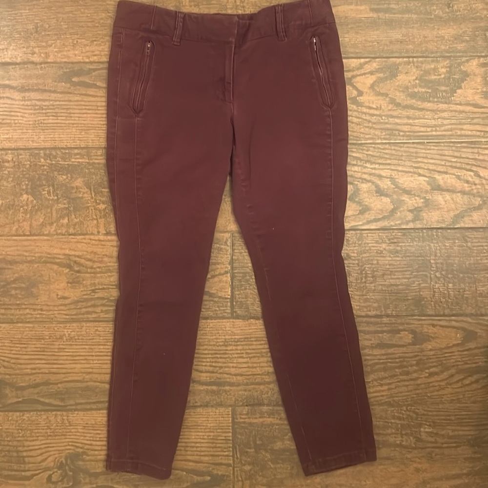 LOFT skinny, mid-rise, ankle length chinos with stretch. Size 8 petite
